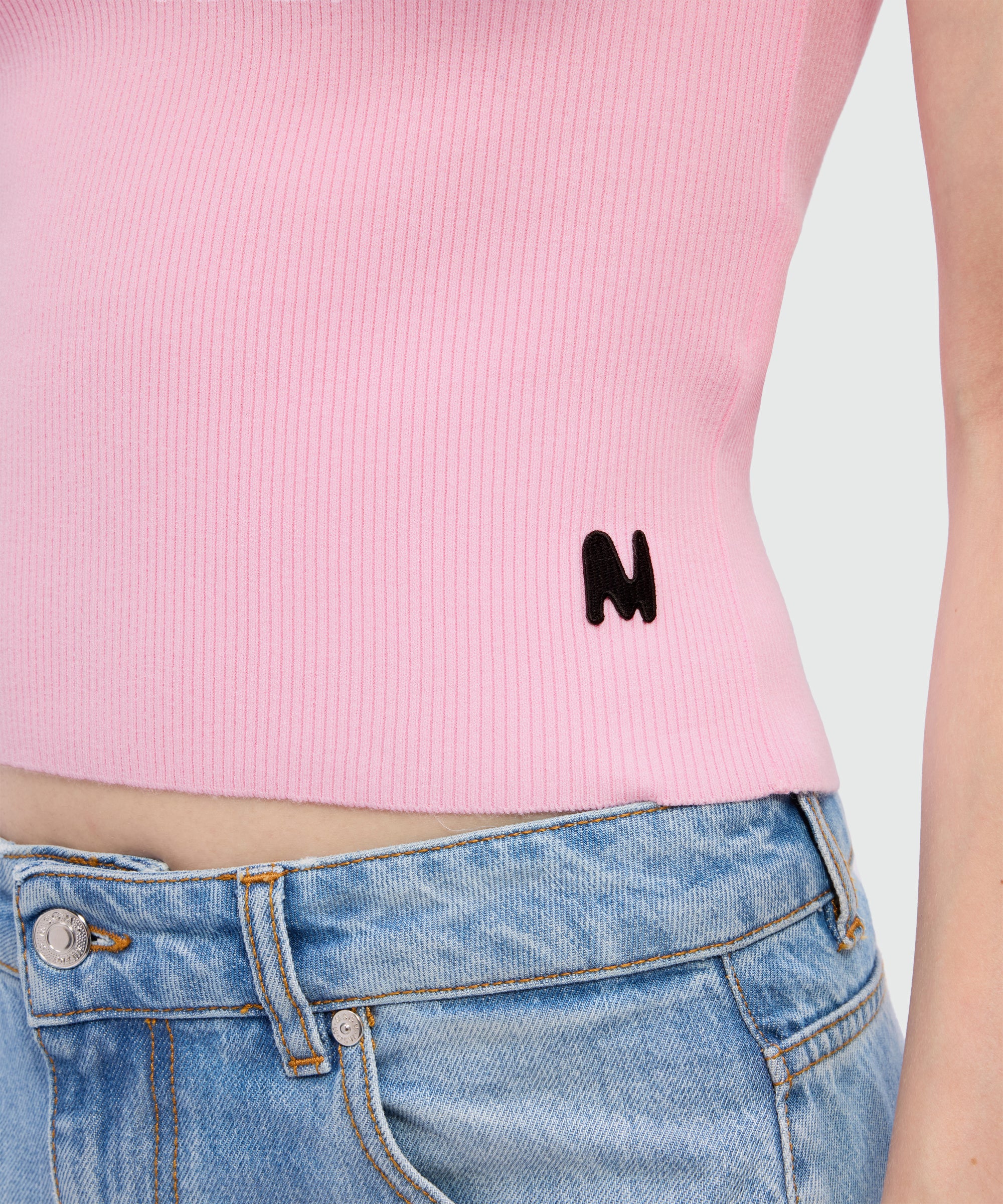 Pink ribbed techno-viscose polo shirt with contrast button detail - Image 5